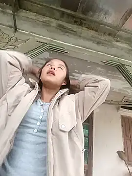 Pretty-haert online show from December 5, 2025, 8:02 am