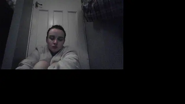 Snapshot of Amy01112 chatting on December 18, 2025, 1:04 pm Amy01112 online show from December 18, 2025, 1:04 pm