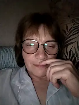 Snapshot of MichelleLove48 chatting on March 17, 2026, 9:29 pm MichelleLove48 online show from March 17, 2026, 9:29 pm