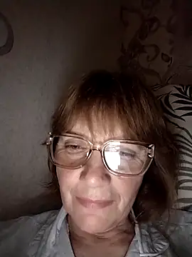 Snapshot of MichelleLove48 chatting on April 29, 2026, 7:53 pm MichelleLove48 online show from April 29, 2026, 7:53 pm