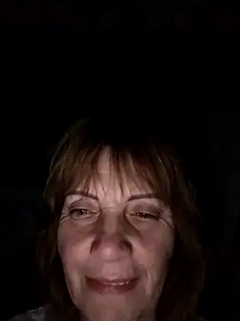 Snapshot of MichelleLove48 chatting on April 22, 2026, 9:32 pm MichelleLove48 online show from April 22, 2026, 9:32 pm