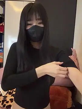 MGirlCute online show from December 19, 2025, 7:49 pm