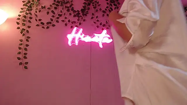  miss hinata  online show from December 4, 2025, 7:35 pm