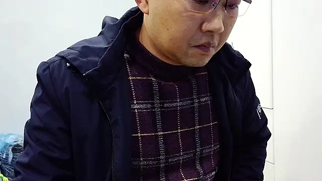 tudou9899 online show from January 15, 2026, 3:48 pm