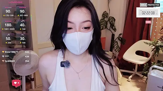nayomi 34f online show from May 25, 2026, 6:23 am