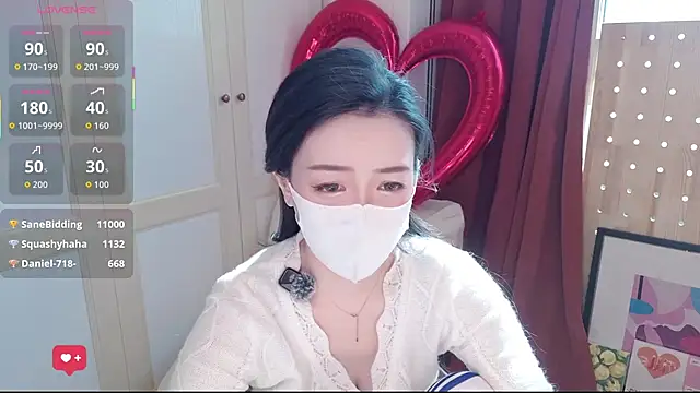 nayomi 34f online show from February 12, 2026, 3:39 am