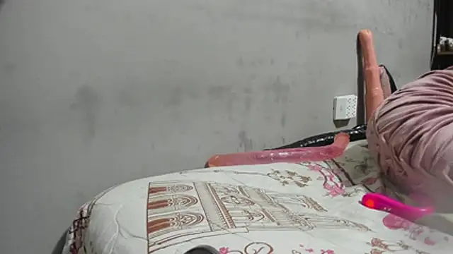 Snapshot of Shadia_Squirt chatting on January 10, 2026, 9:10 pm Shadia Squirt online show from January 10, 2026, 9:10 pm