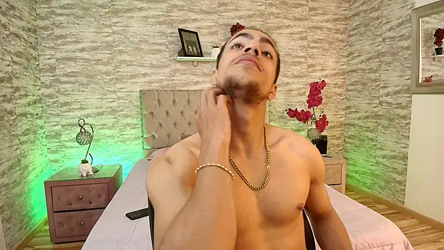 PatrickS25 online show from December 3, 2025, 4:35 am