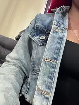 Scarlett firee online show from January 13, 2026, 5:06 pm