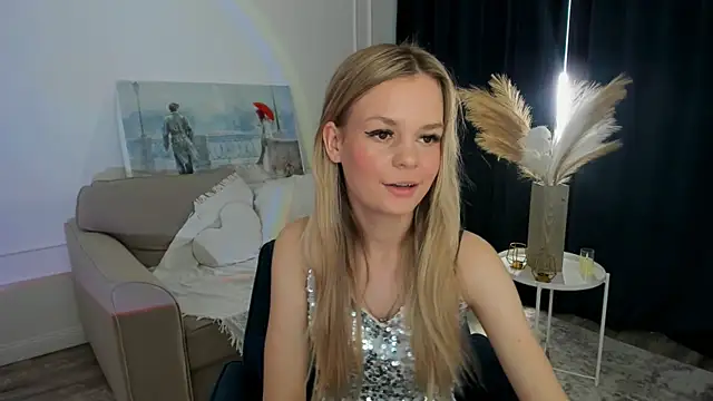 MidnighteAura online show from May 28, 2026, 4:31 am
