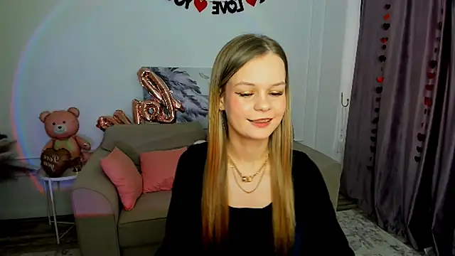 MidnighteAura online show from February 25, 2026, 11:32 am