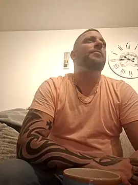 Snapshot of Chiemsee610 chatting on December 3, 2025, 3:55 pm Chiemsee610 online show from December 3, 2025, 3:55 pm