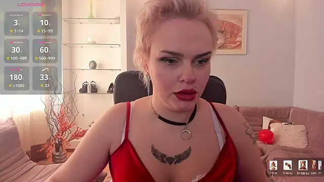 Snapshot of KamillaJei chatting on February 9, 2026, 6:55 am KamillaJei online show from February 9, 2026, 6:55 am