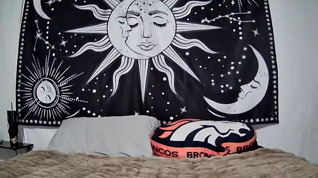 Snapshot of Maexoxo chatting on February 4, 2026, 9:48 am Maexoxo online show from February 4, 2026, 9:48 am