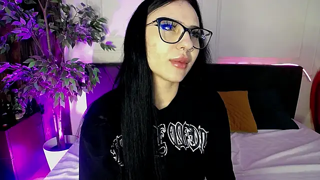 RavenFoxxy online show from February 24, 2026, 6:14 am