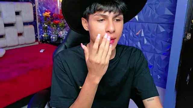 StormLuxX online show from February 26, 2026, 7:47 pm