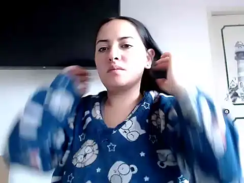 MisNicol online show from April 9, 2026, 12:00 pm