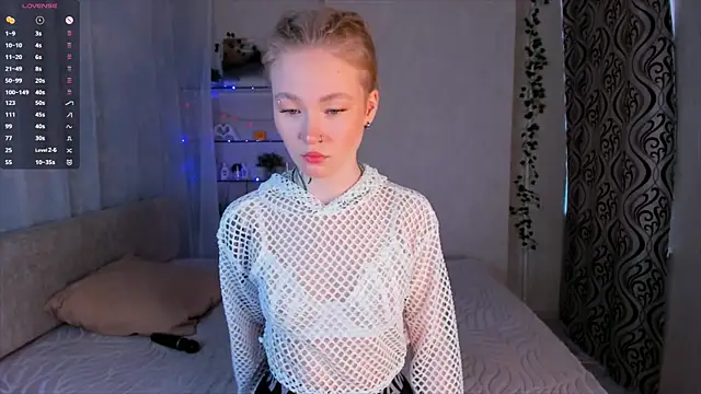 MaireLanda online show from March 31, 2026, 4:03 am