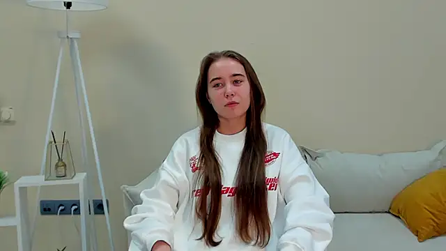 MurielHartnell online show from December 5, 2025, 7:18 am