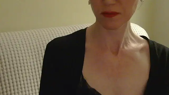 Snapshot of AuroraAG chatting on April 19, 2026, 8:44 pm AuroraAG online show from April 19, 2026, 8:44 pm
