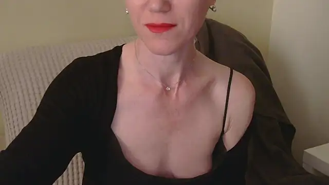 Snapshot of AuroraAG chatting on April 22, 2026, 9:49 am AuroraAG online show from April 22, 2026, 9:49 am