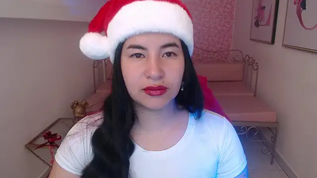 Nina harpper  online show from December 22, 2025, 1:22 pm