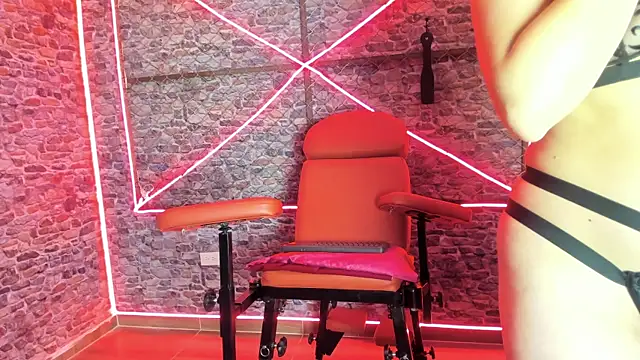 NaughtyNebula online show from December 18, 2025, 2:32 pm