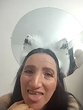 Andre cloefoxx  online show from March 28, 2026, 2:45 am