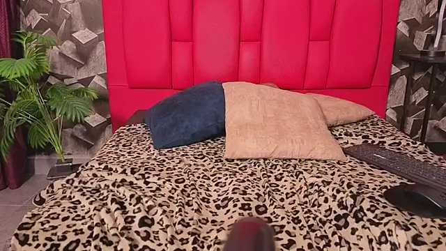 brandy thonspson online show from December 2, 2025, 10:33 pm