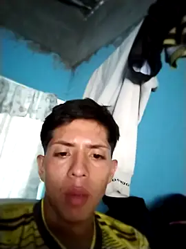 Manuelp0203 online show from April 28, 2026, 9:41 pm