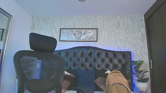 Lander Cruz online show from February 18, 2026, 8:05 pm