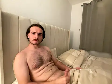 Leofever1 online show from December 2, 2025, 9:27 pm