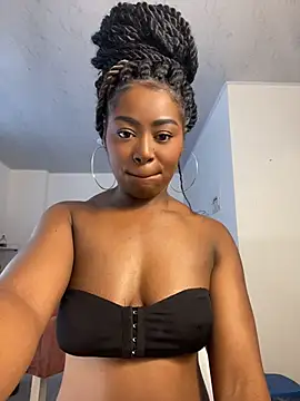 Snapshot of Cynthia_es chatting on July 27, 2026, 3:41 pm Cynthia es online show from July 27, 2026, 3:41 pm