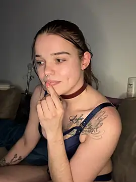 LoreenKinky online show from January 17, 2026, 5:38 pm