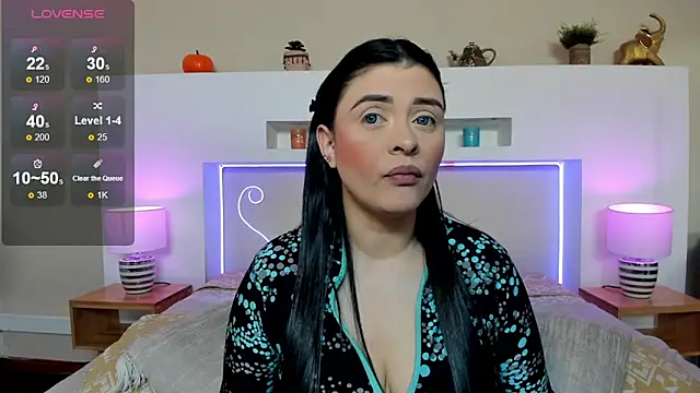 Snapshot of AnikaRomanoff_ chatting on February 11, 2026, 11:43 am AnikaRomanoff online show from February 11, 2026, 11:43 am