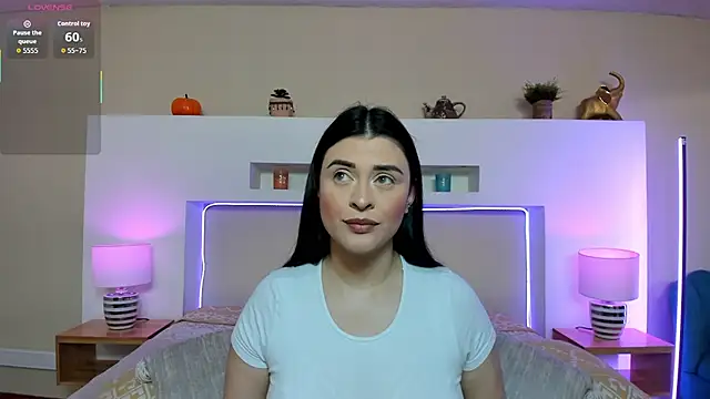 Snapshot of AnikaRomanoff_ chatting on February 2, 2026, 11:31 am AnikaRomanoff online show from February 2, 2026, 11:31 am