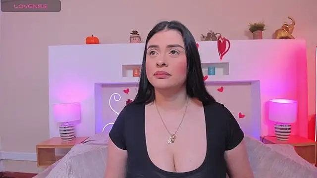 Snapshot of AnikaRomanoff_ chatting on March 4, 2026, 11:18 am AnikaRomanoff online show from March 4, 2026, 11:18 am