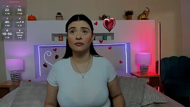 Snapshot of AnikaRomanoff_ chatting on February 27, 2026, 11:32 am AnikaRomanoff online show from February 27, 2026, 11:32 am