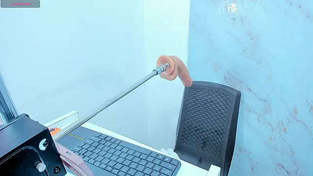 leticia lynn1 online show from March 28, 2026, 9:05 pm