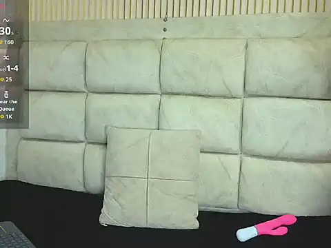 ValeryMorales online show from December 4, 2025, 3:27 am