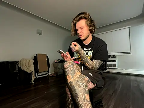 Snapshot of Tatertats chatting on December 2, 2025, 5:31 am Tatertats online show from December 2, 2025, 5:31 am