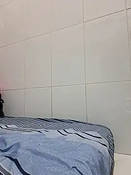 felicity chloe online show from April 3, 2026, 1:28 pm