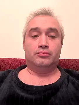 Olomoucak1982 online show from December 2, 2025, 5:14 pm