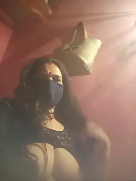 Your-shreya143 online show from December 16, 2025, 1:37 pm