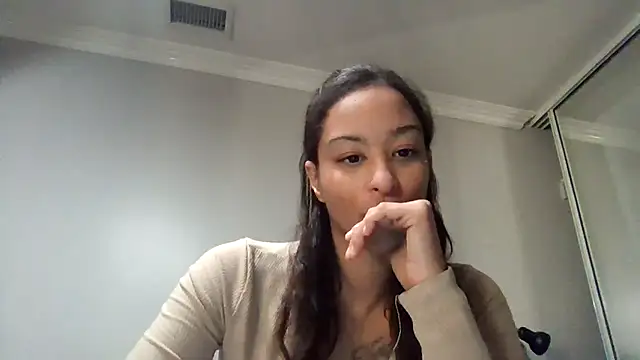 Snapshot of lokitabby5150 chatting on December 5, 2025, 5:22 pm lokitabby5150 online show from December 5, 2025, 5:22 pm