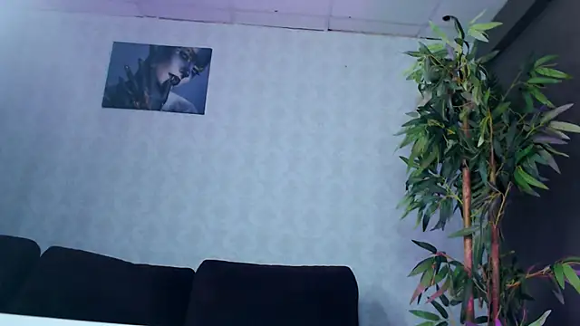 SilviaVanda online show from December 14, 2025, 8:09 am