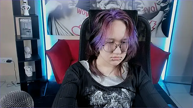 Sylvia Reed online show from December 22, 2025, 7:19 am