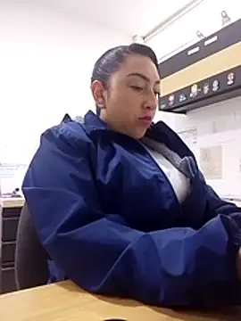 Valeria montana  online show from March 31, 2026, 12:07 pm