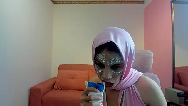 AdrianaTorres  online show from April 9, 2026, 2:23 pm