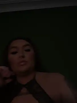 Snapshot of MissRaven_x chatting on February 16, 2026, 4:05 pm MissRaven x online show from February 16, 2026, 4:05 pm